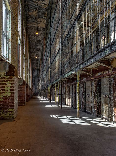 are there prisons similar to shawshank redemption